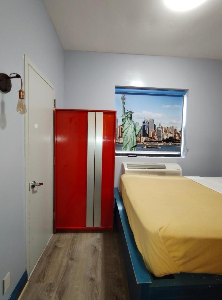 Queen Room - Disability Access interior